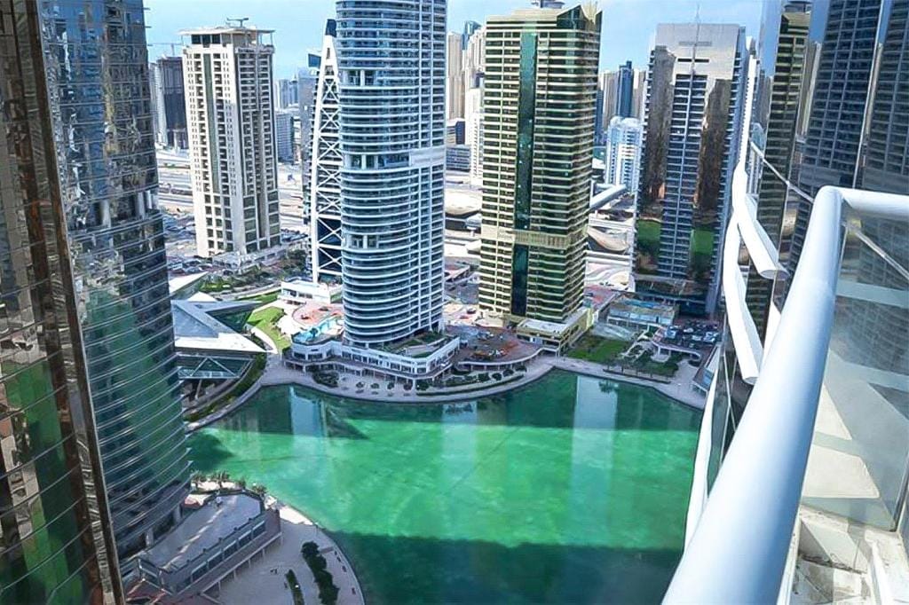 Living in Jumeirah Lake Towers Dubai