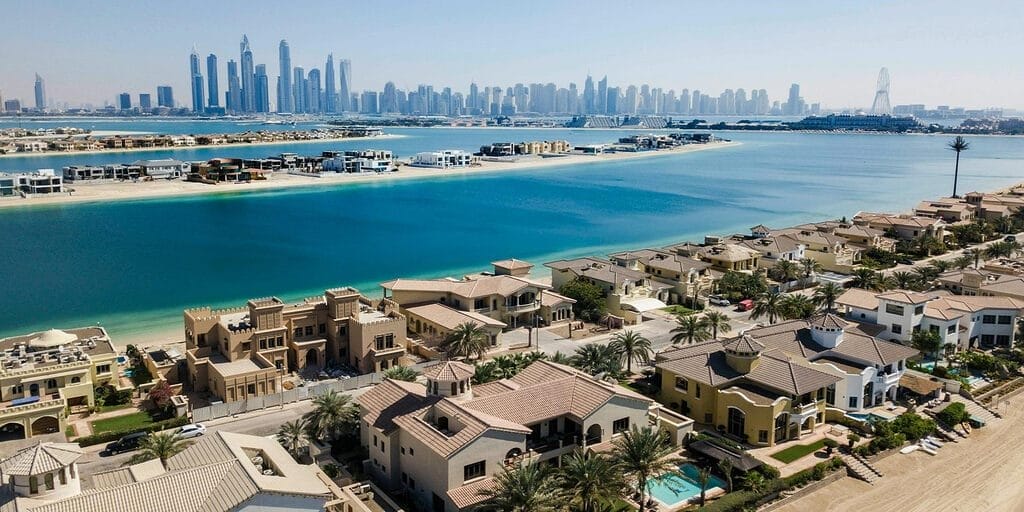 Why the Burj Khalifa and Palm Jumeirah Development Attract Millions